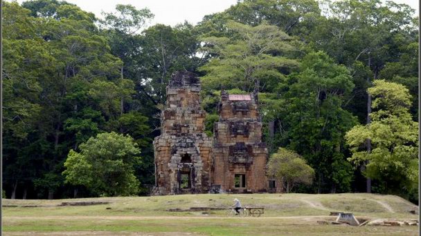 Башни Прасат Суор Прат в Сием Рипе Башни Прасат Суор Прат в Сием Рипе