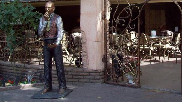 Памятник Кисе Воробьянинову в Одессе