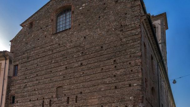 Церковь Святого Духа (Chiesa dello Spirito Santo) в Тоскане Церковь Святого Духа (Chiesa dello Spirito Santo) в Тоскане