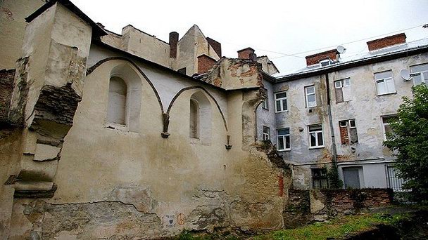 Руины синагоги «Золотая роза» во Львове
