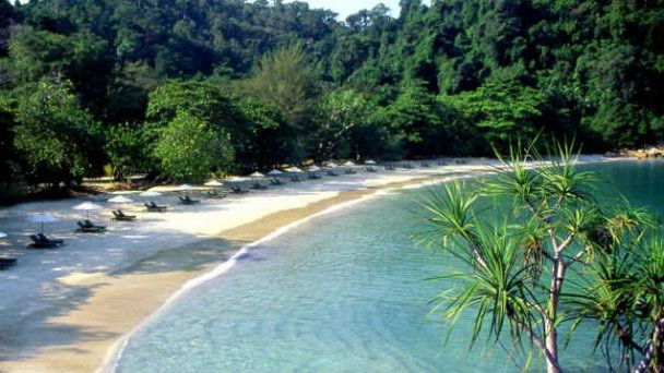 Изумрудный залив в Пангкор Лауте Изумрудный залив в Пангкор Лауте