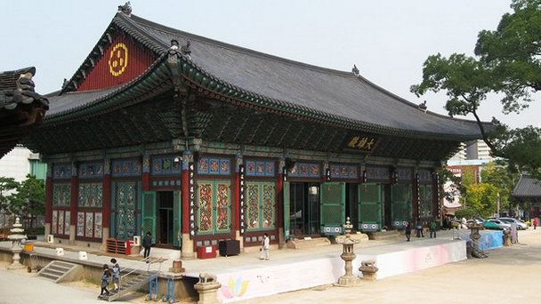 Храм Чогеса в Сеуле Храм Чогеса в Сеуле