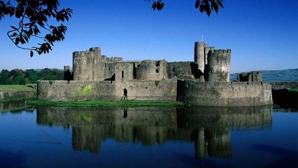 Замок Кайрфилли в Уэльсе