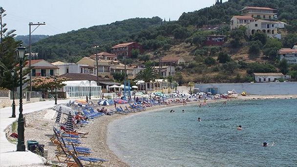 Пляж Каламионас на Керкире Пляж Каламионас на Керкире