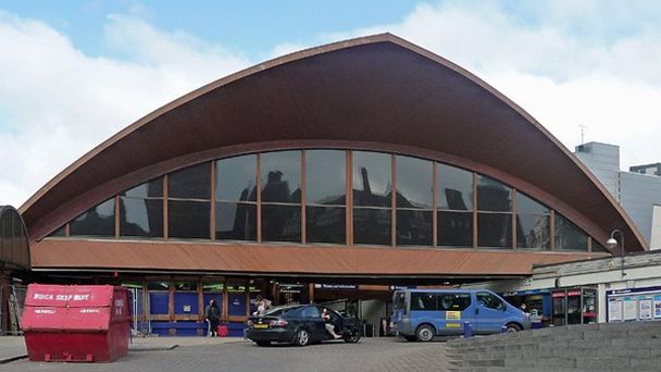 Железнодорожный вокзал на Oxford Road в Англии