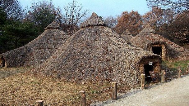Доисторическое поселение Амса-донг в Сеуле Доисторическое поселение Амса-донг в Сеуле