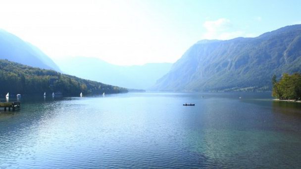 Озеро Бохинь в Юлийских Альпах