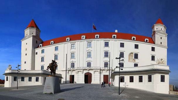 Готический замок Девин (Братислава)