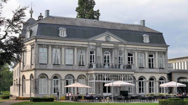 Замок Ваешартелт в Маастрихте