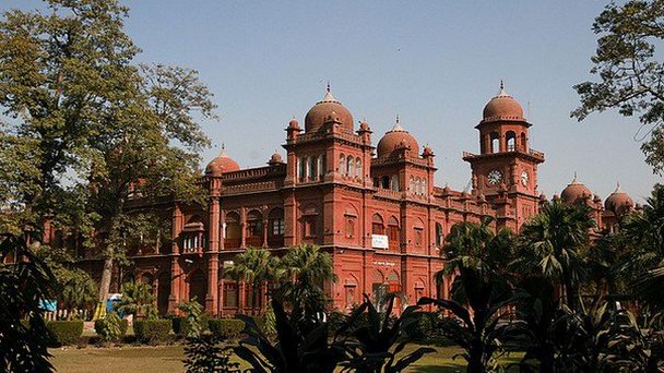 Университет Пенджаб в Лахоре Университет Пенджаб в Лахоре