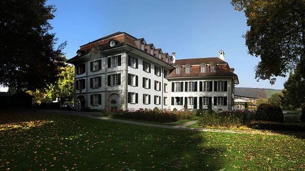 Замок Хюниген в Берне