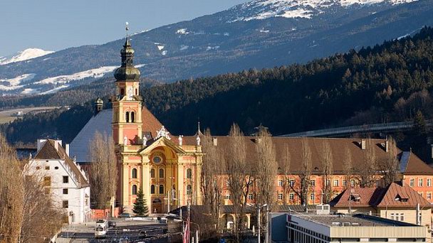 Монастырь Штифт Вильтен в Инсбруке Монастырь Штифт Вильтен в Инсбруке