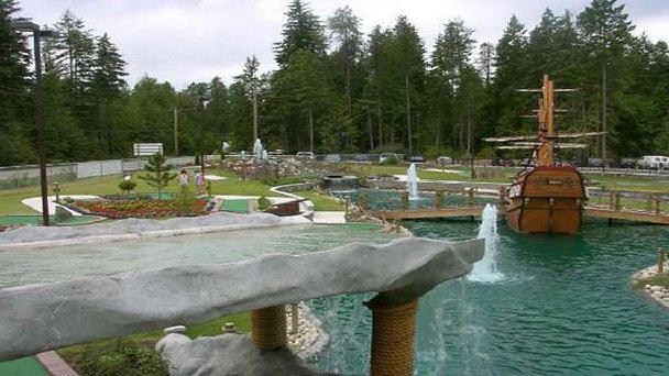 Семейный развлекательный центр в Scotch Creek в Британской Колумбии