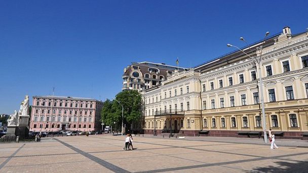Михайловская площадь в Киеве