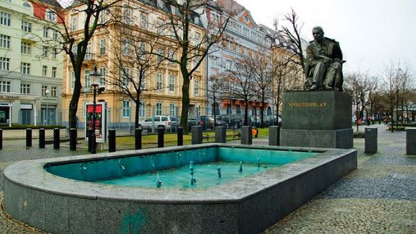 Памятник Паволу Гвездославу в Братиславе Памятник Паволу Гвездославу в Братиславе