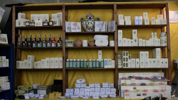 Парфюмерный магазин Santa Maria Novella в Антверпене