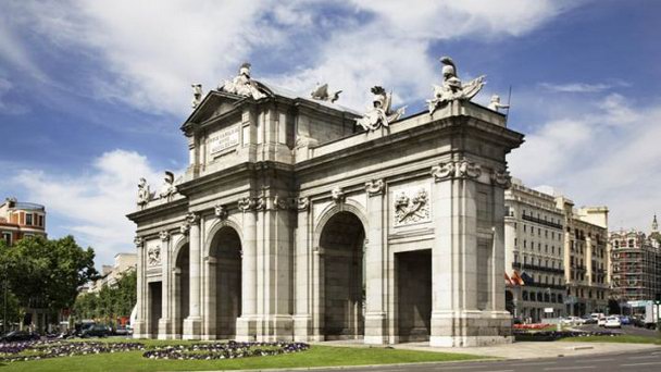 Ворота Алкала в Мадриде