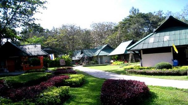 Деревня Санкхампанг в Чианг Маи Деревня Санкхампанг в Чианг Маи