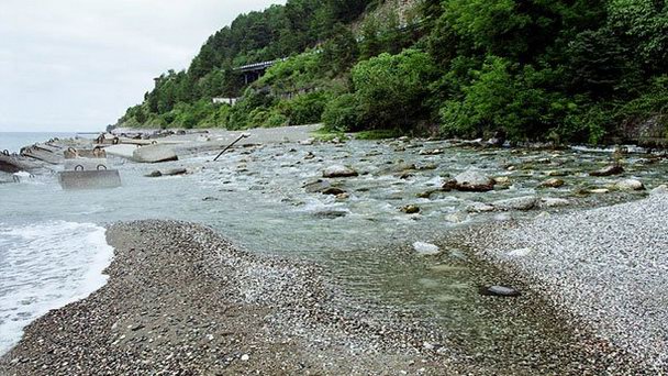 Река Жвава-Квара в Гагре