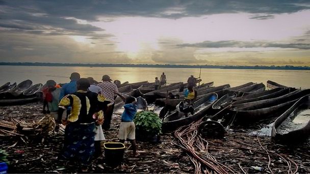 Рыбацкая деревушка Кинкол в Киншасе