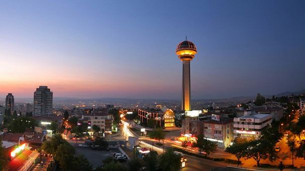 Башня Atakule в Анкаре