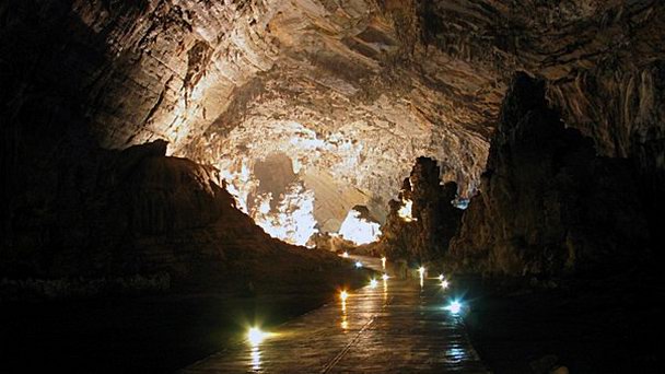 Гроты Какауамильпа в Герреро