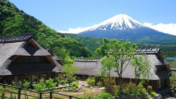 Село Ияси-но-сато в Токио Село Ияси-но-сато в Токио
