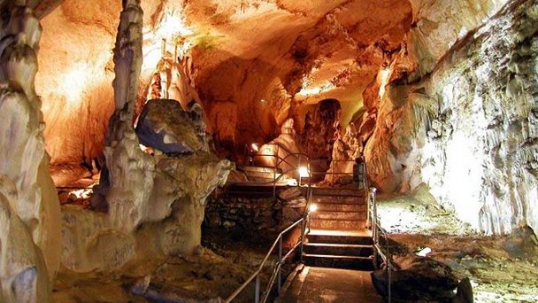 Мраморная пещера в Крыму