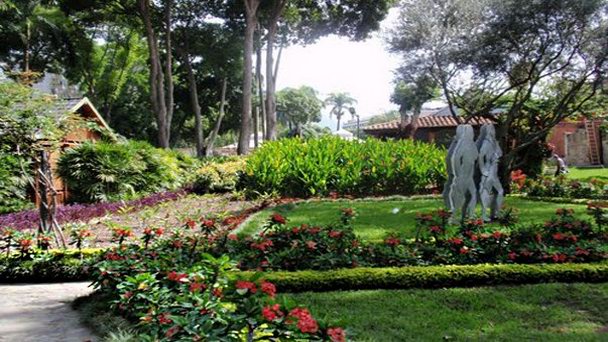 Парк Хасиенда Ла Флореста в Каракасе Парк Хасиенда Ла Флореста в Каракасе