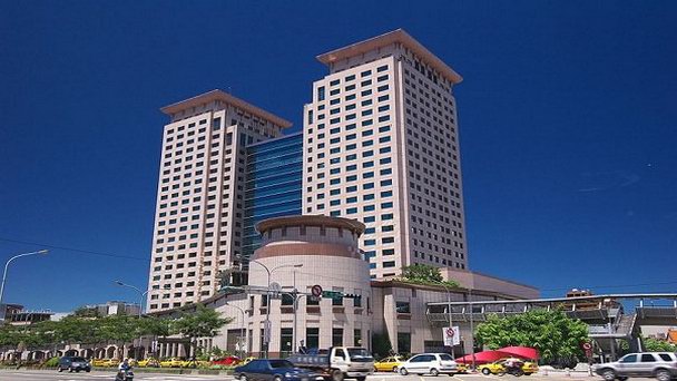 Станция Баньцяо в Тайпее