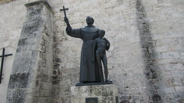 Памятник Хуниперо Серра в Гаване