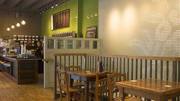 Чайная рядом с собором святого Павла в Лондоне