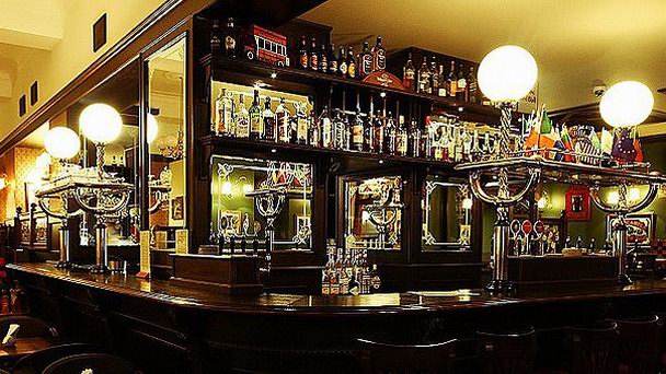 Паб Queens Pub в Риге