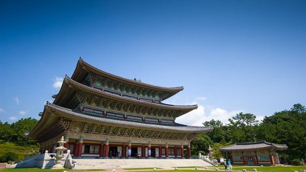 Буддийский храм Якчхонса на Чечжу