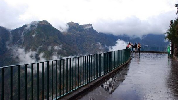 Смотровая площадка Eira do Serrado на Мадейре