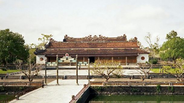 Дворец Высшей гармонии в Хюэ