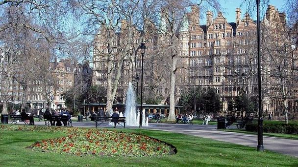 Площадь Рассел сквер в Лондоне