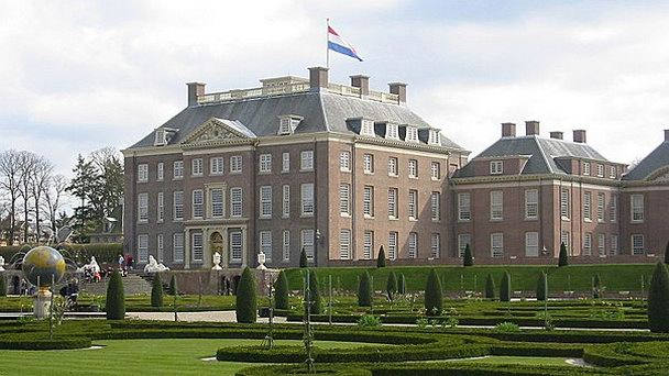 Замок Хет Лоо в Амстердаме