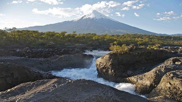 Вулкан Осорно в Пуэрто-Варасе Вулкан Осорно в Пуэрто-Варасе
