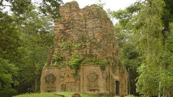 Храмы Самбо Прей Кук в Пномпене Храмы Самбо Прей Кук в Пномпене