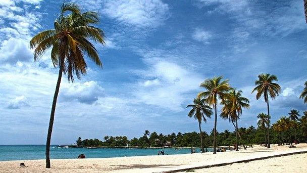 Пляж Бакуранао в Гаване Пляж Бакуранао в Гаване