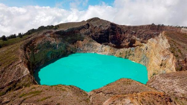 Вулкан Келимуту на Флоресе Вулкан Келимуту на Флоресе