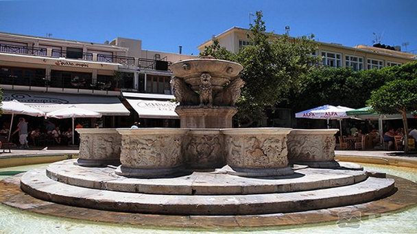 Фонтан «Морозини» на Острове Крит