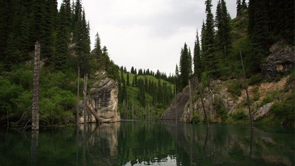 Озеро Каинды в Алматы