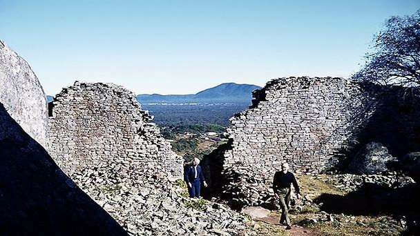 Руины «Акрополь» в Булавайо Руины «Акрополь» в Булавайо