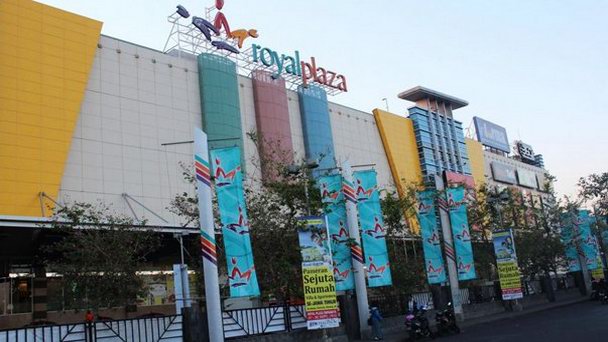 Торговый центр Royal Plaza на Яве