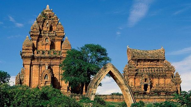 Чамская башня По Клонг Гарай в Фантхиете