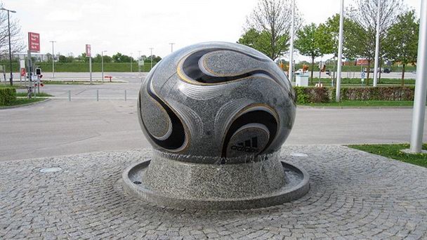 Фонтан WM-Brunnen в Мюнхене