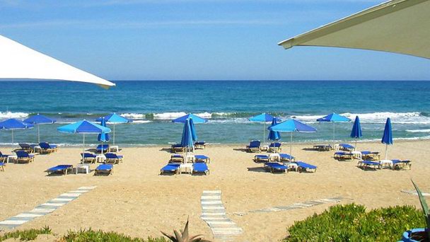 Пляж в Аделианос Кампос на Острове Крит