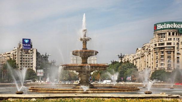 Фонтаны на площади Объединения в Бухаресте